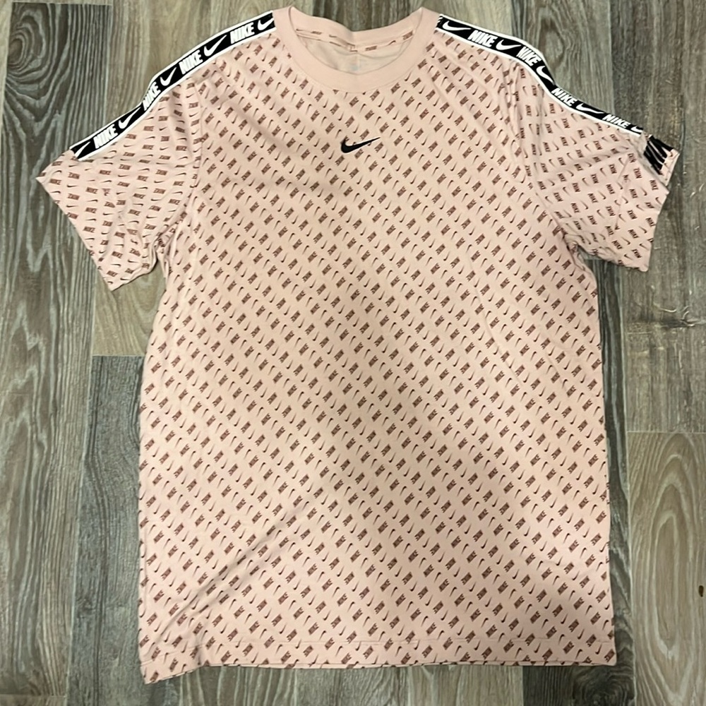 Nike Men’s graphic Tee